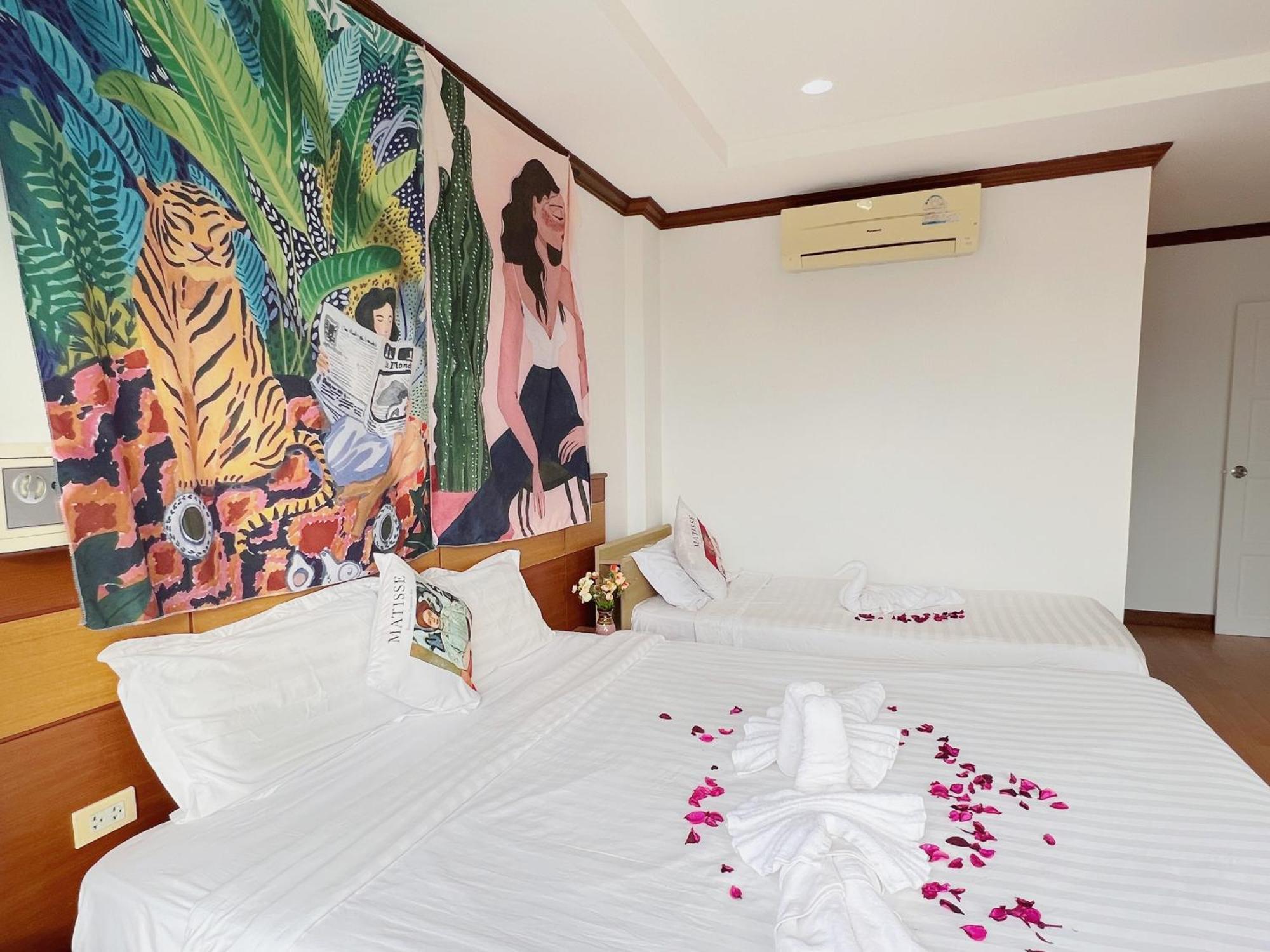 Lanting Hotel Patong Kültér fotó