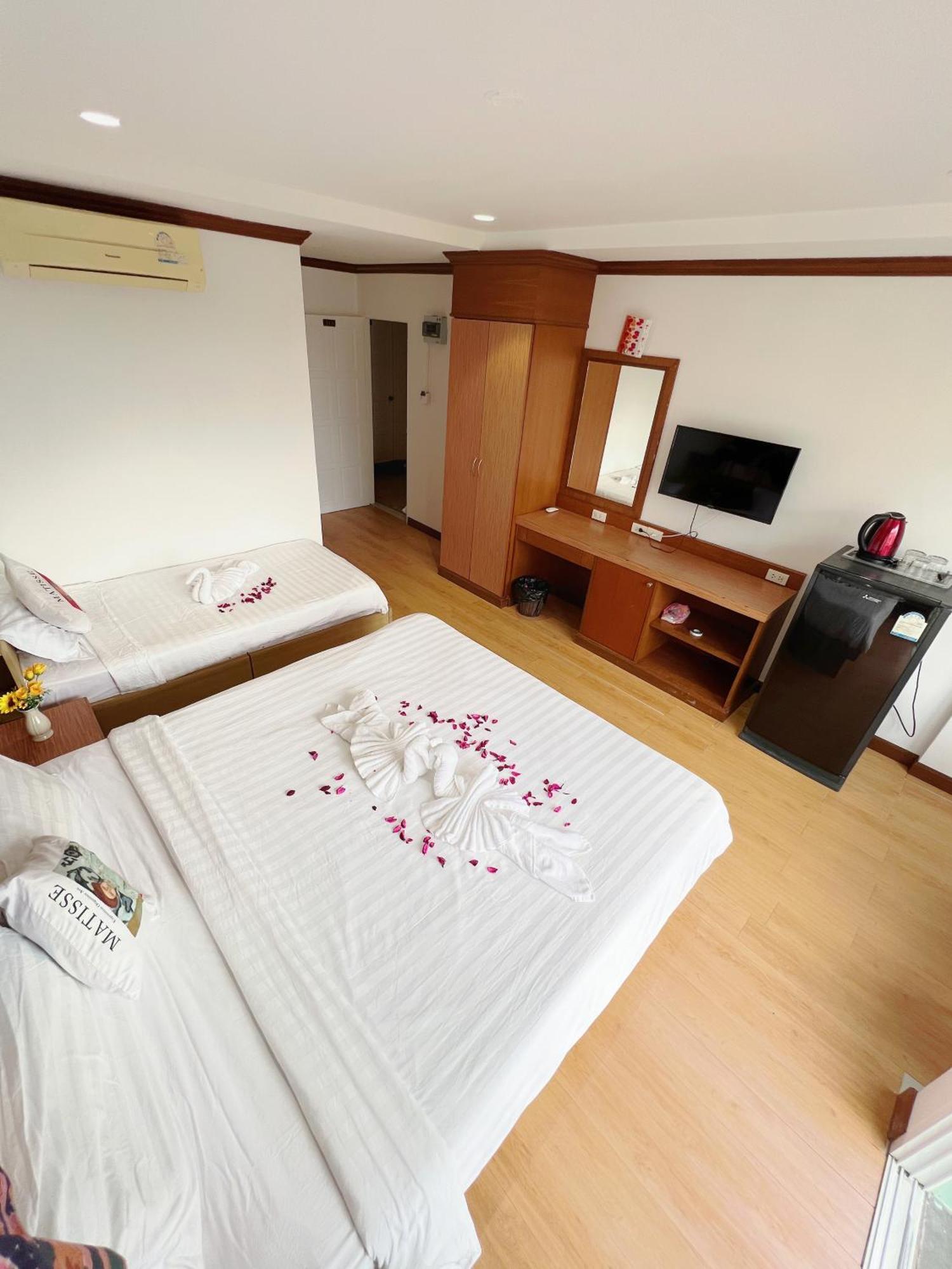 Lanting Hotel Patong Kültér fotó