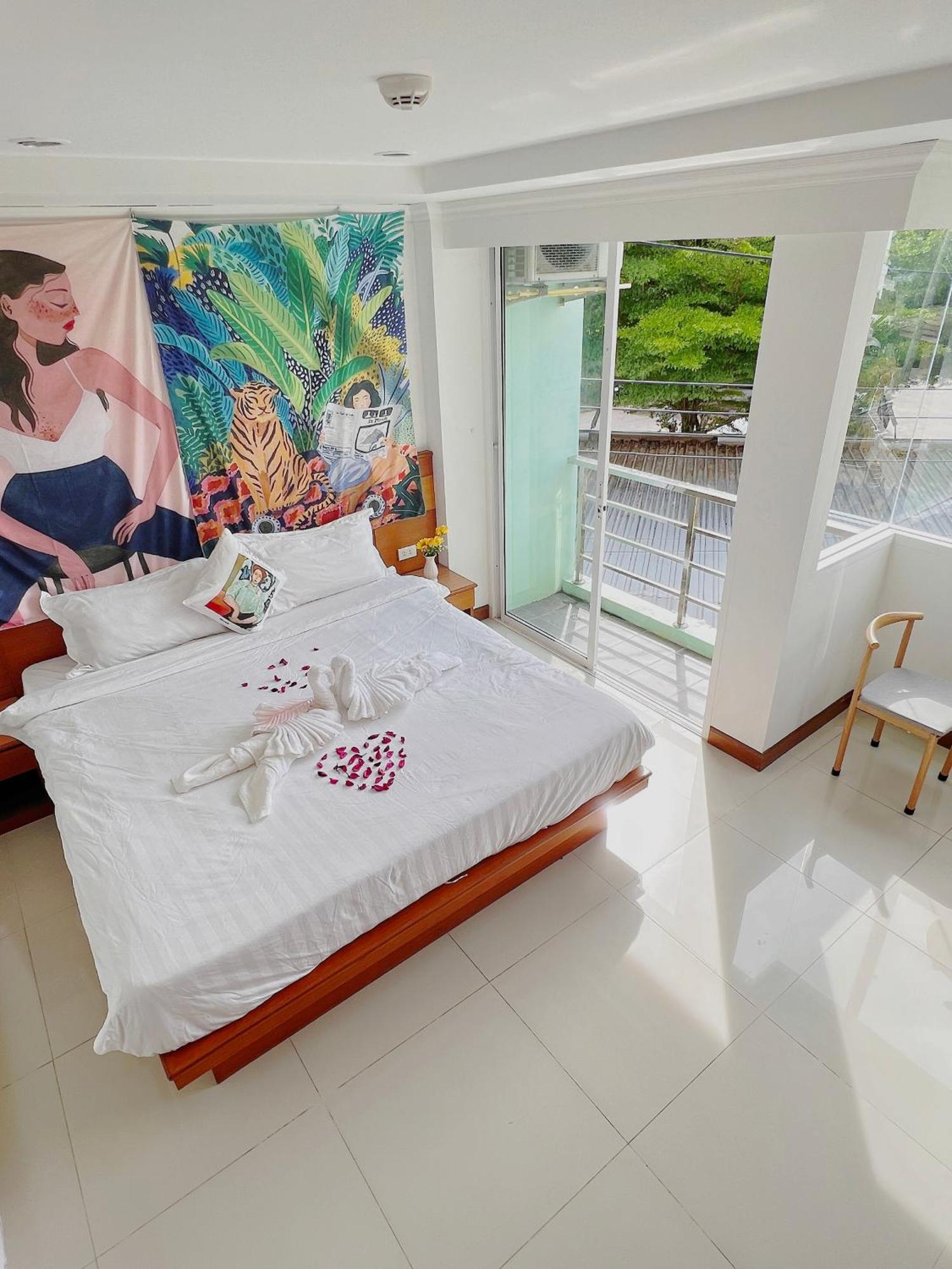 Lanting Hotel Patong Kültér fotó